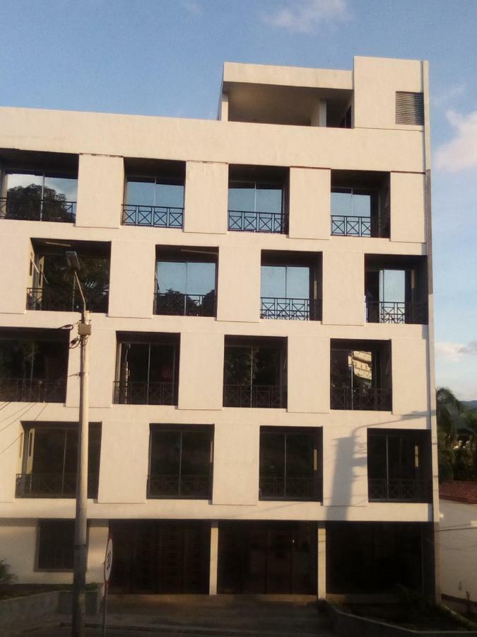 Okawango Hotel Girardot Exterior foto