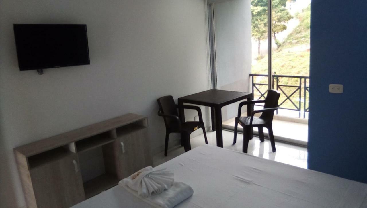 Okawango Hotel Girardot Exterior foto